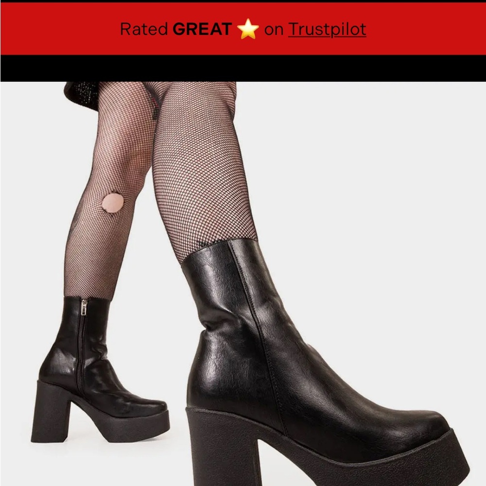 Chic Black Platform Heeled Boots